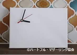 満席大阪　京橋　赤ちゃんから参加できる作れる世界に一つのアート時計　手形アートの記事より