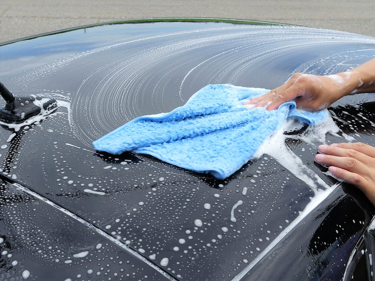 花粉汚れの対処法まず第一はシャンプー洗車で落とす