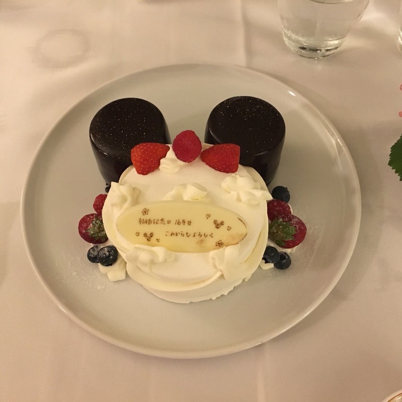 ディズニーランドホテルでお祝いのケーキ 親子ディズニー 次女との日常