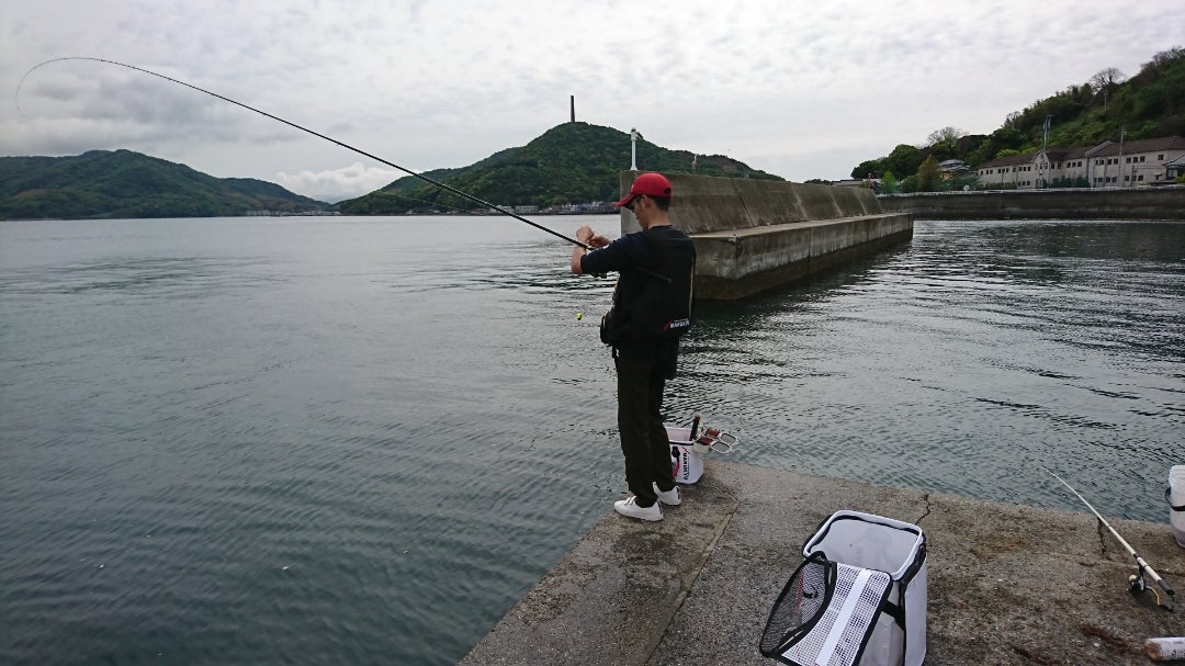 釣りじいさんのブログ『令和』初釣り 粭島お宮前