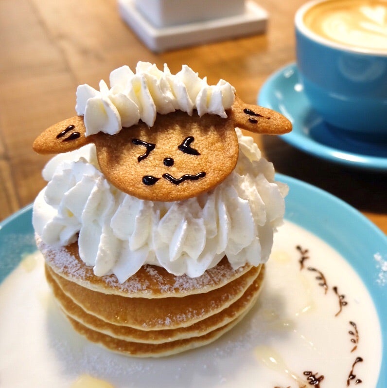 浦和 Okioki Cafe ひつじがのった とってもキュートなパンケーキ Pancake Trip 出張女子の全国パンケーキめぐり