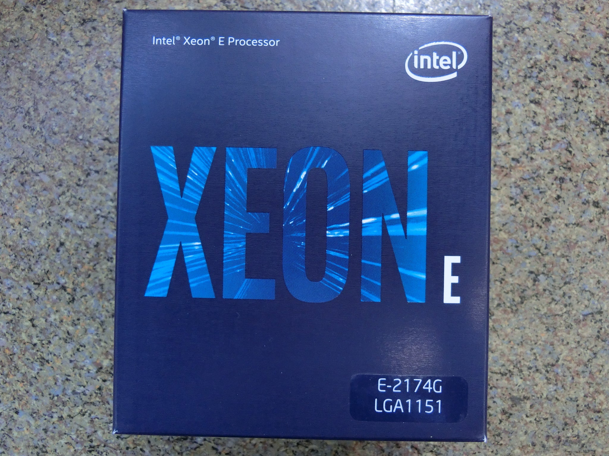 新入荷 Intel Xeon E-2174Gと対応マザーボード その他入荷
