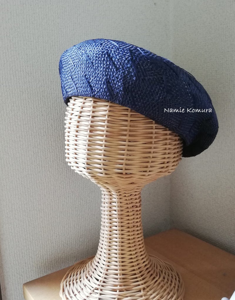 シルバーマダム用ラフィアベレー 帽子でワンランク上のお洒落を伝えます 帽子作家 古村奈美江のブログ ｎａｍｉｅｋｏｍｕｒａのベレー帽 新百合ヶ丘 ラフィア