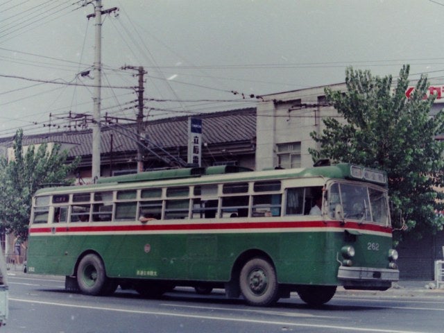１９６９年晩夏 今里交差点の大阪市営トロリーバス | サンバーとの生活 