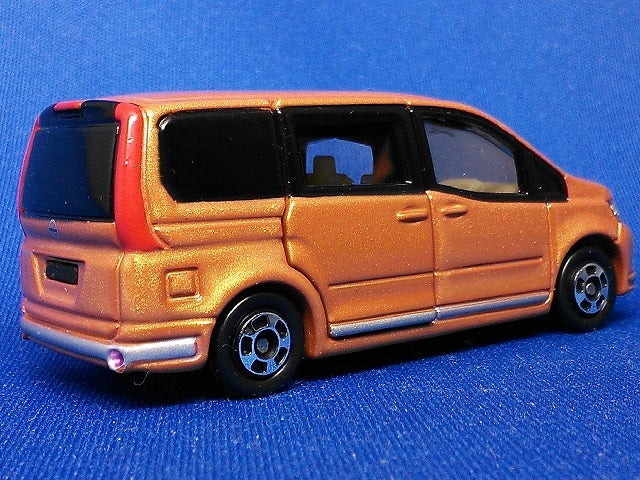 トミカ 109‐4 日産 セレナ 2007年 | サンバーとの生活