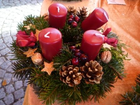 ドイツ　クリスマス　クリスマスリース（アドベンツクランツ）　Adventskranz　アドベントの記事画像