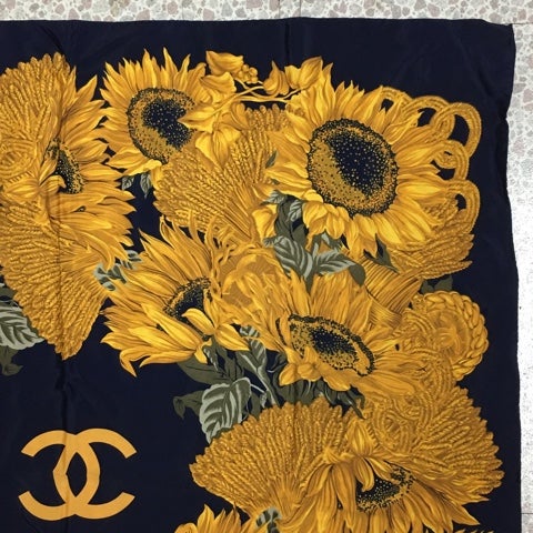 フランス製 CHANEL シャネル ひまわり柄 スカーフ シルク100 ネイビー