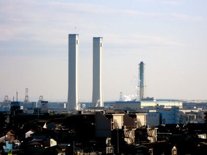 横浜紹介 ３３１ 横浜火力発電所 ベイブリッジを望む 隣の夫婦のブログ