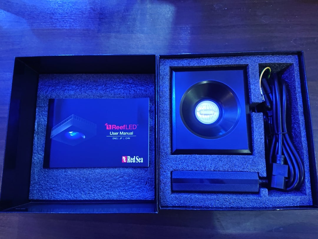 ついに到着!Red SeaのLED照明「Reef LED90」! | アクアテイラーズ