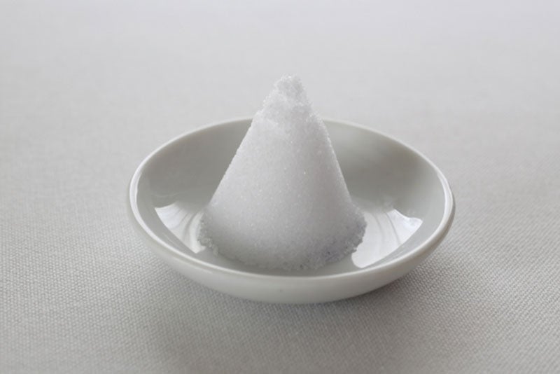 盛り塩は置き方を間違えると 逆効果 白川葵の開運秘伝 神社仏閣超不思議紀行