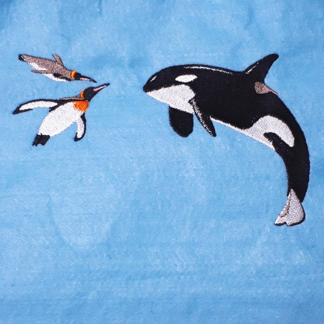 シャチとペンギンの刺繍 Ajicat工房の猫とミシン刺繍の日々