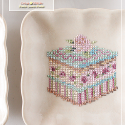 画像 可愛すぎる♪4種のスイーツを模した“クロスステッチ刺 繍盛り”♪＜◆生徒様作品集◆＞ の記事より 5つ目
