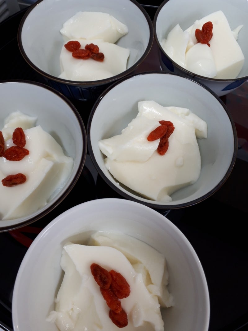 杏仁霜(きょうにんそう)から作る杏仁豆腐の作り方 | 誠心堂薬局 津田沼店のブログ