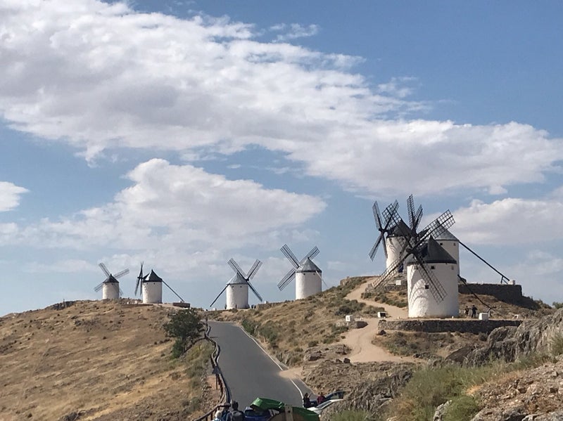 ラ マンチャの風車群 スペイン中部の旅 家族を連れてスペイン出向完了