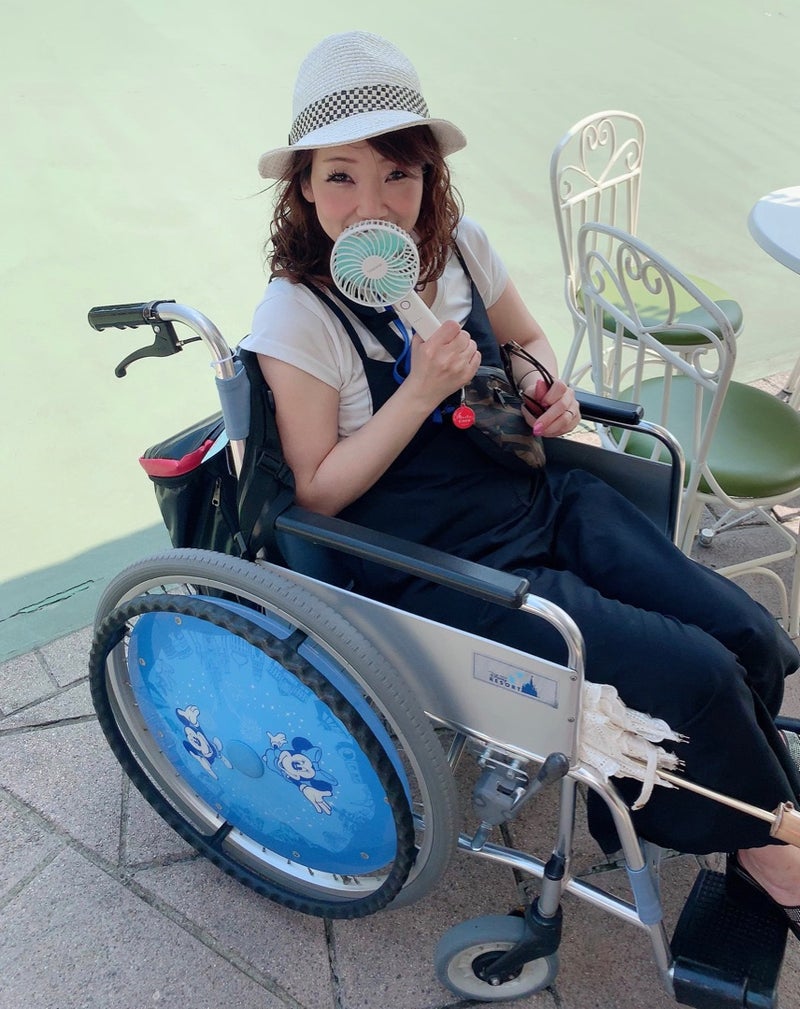 ディズニーランドと車椅子 癒シンガー Keiko 難病 Ms いやシンガー