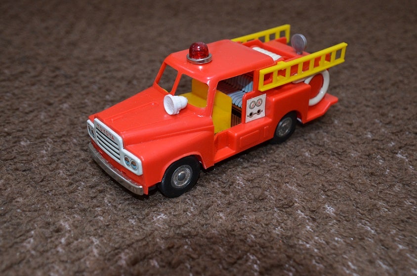 昭和レトロ　ブリキのおもちゃ　消防車　未使用