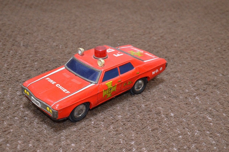 レトロ玩具その６ ブリキの消防車「ファイヤーチーフカー」 | 「レッド