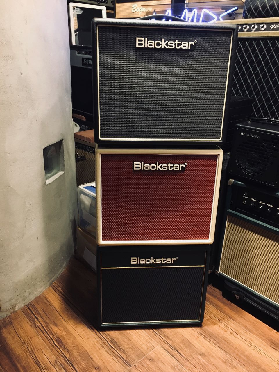 シングル駆動のギターアンプ。。。パワー管比べ！ @ Blackster Studio