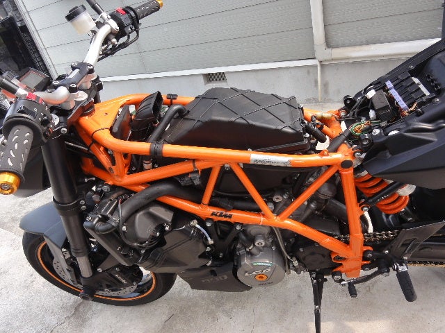 990DUKE エアクリ交換　プラグもねの記事画像