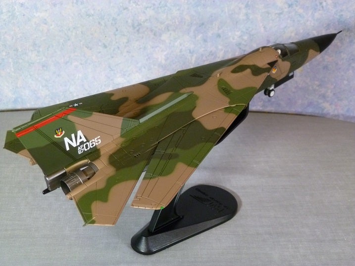 F-111A アートバーグ 1/72ホビーマスター製 | NetAudioと怪獣部屋 F-111A アートバーグ 1/72ホビーマスター製 | NetAudioと怪獣部屋