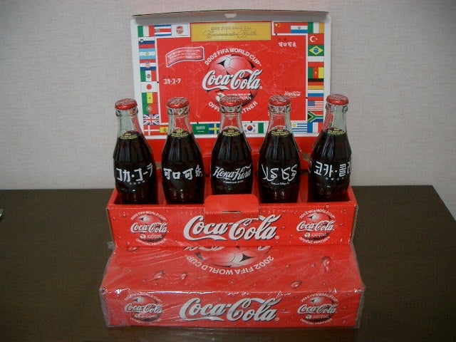 ２００２年 ＦＩＦＡワールドカップ特別限定ボトル世界のコカ・コーラ５本組（非売品） | コニファーガーデン