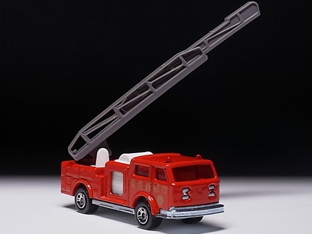 majoRETTE 1/100 Hook-and-ladder truck | JUN_Kのブログ