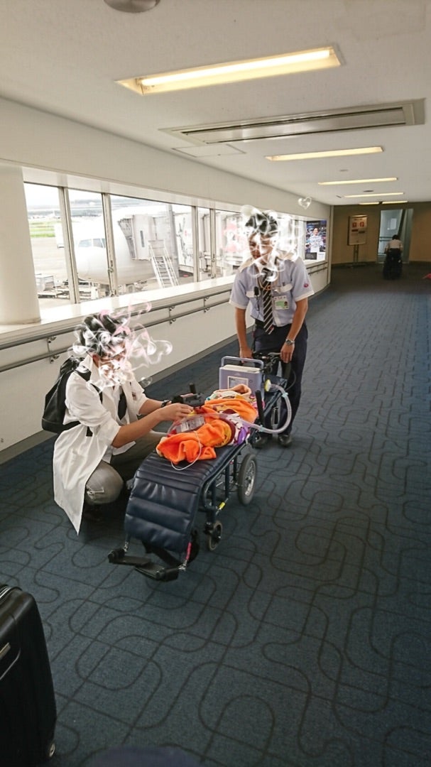 人工呼吸器管理下の小児航空機搬送の記事より
