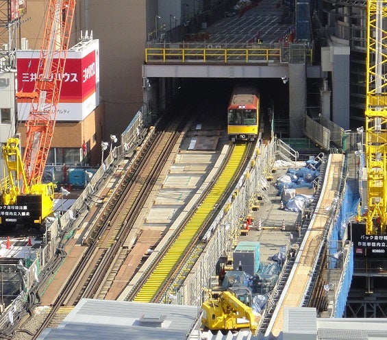 銀座線渋谷駅切替後の黄色い電車 半蔵門線にも黄色い電車が走ります クレヨンしんちゃん号 ｆｃ２に移転しました 線路巡礼