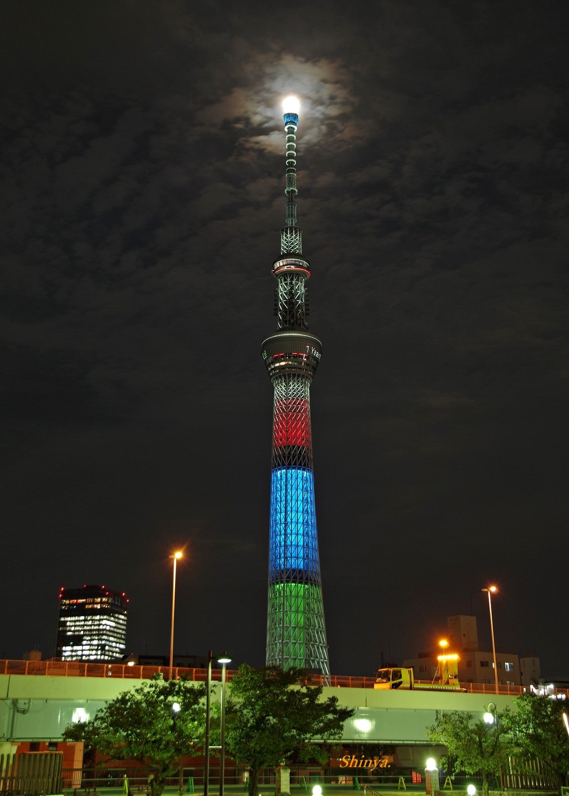 東京スカイツリー ライトアップ パラリンピック 月 おぼろ月夜 Moon Skytree Iamshinya777のブログ 浅草の空 東京 スカイツリー