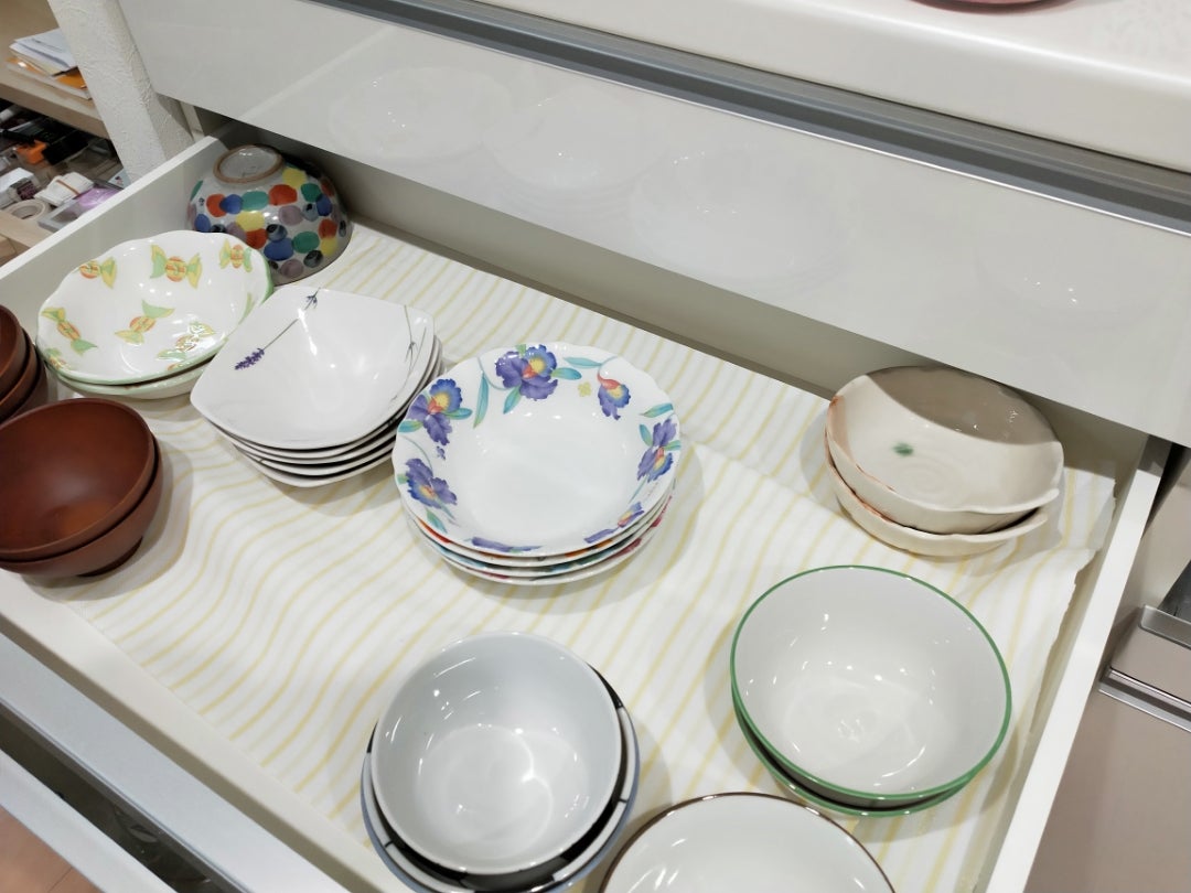 ニトリ 食器棚シート 3年で3000個手放した庶民的ミニマリスト主婦のブログ