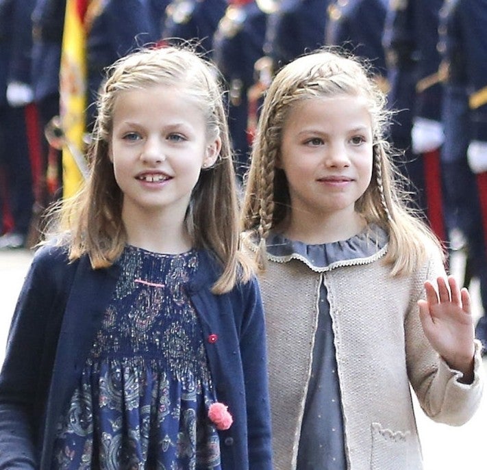 スペイン王室 レオノール王女 ソフィア王女のnational Dayアルバム a Ribbon 世界のロイヤルファミリー