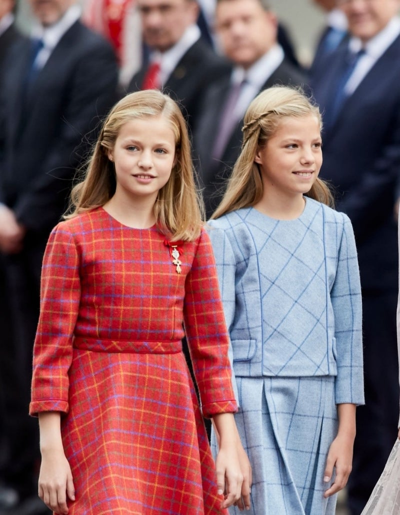 スペイン王室 レオノール王女 ソフィア王女のnational Dayアルバム a Ribbon 世界のロイヤルファミリー