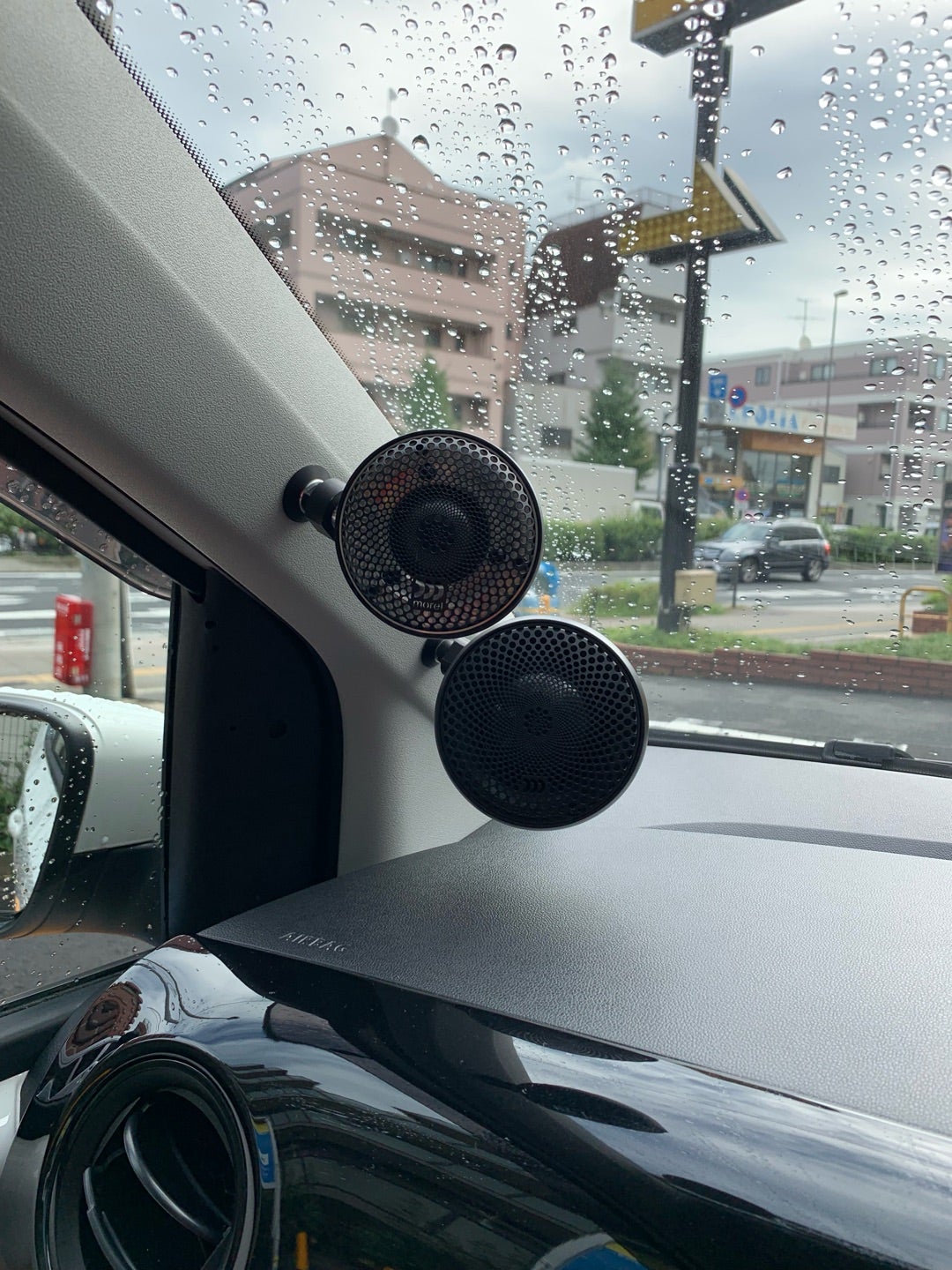 カーオーディオ東京｜34GTRにGLADEN RC165とハイエース＆レクサスRXに
