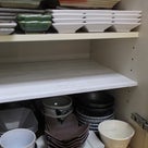 食器棚の整理を兼ねて棚を増やしましたの記事より