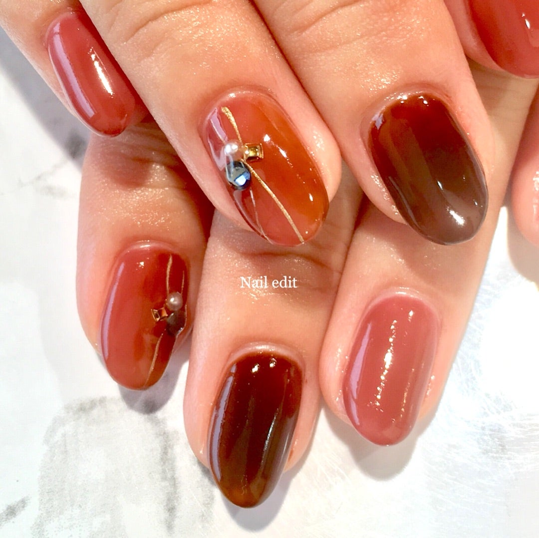 ハンド テラコッタブラウンの 縦グラデで 大人な秋ネイル 埼玉県本庄市 ネイルサロン Nail Editネイルエディット