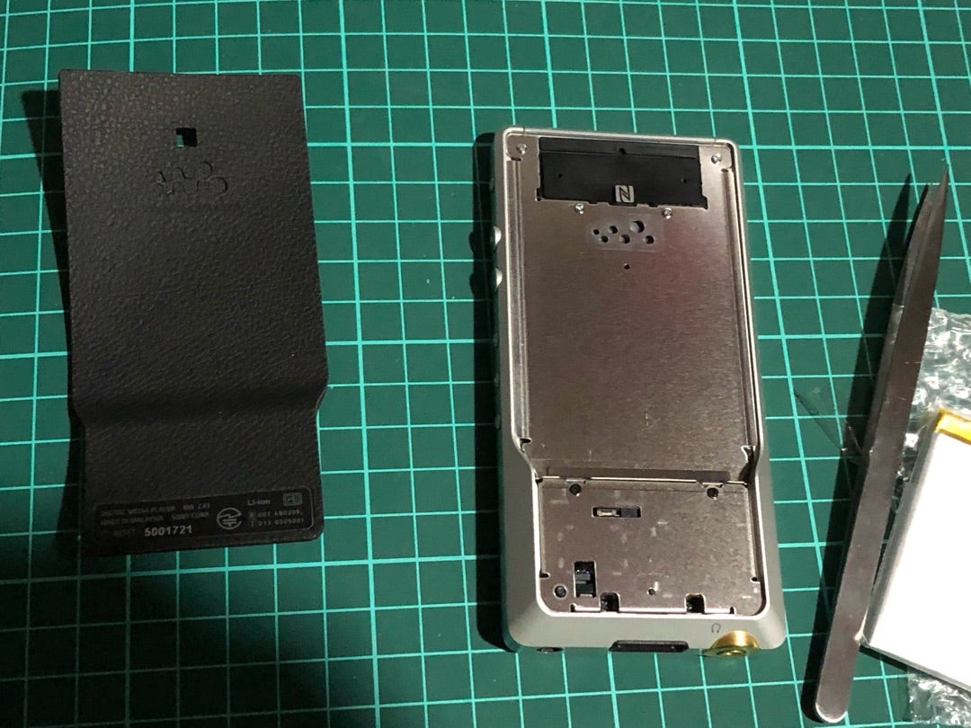 NW-ZX1 バッテリー交換してみたよ | manzirou88のブログ