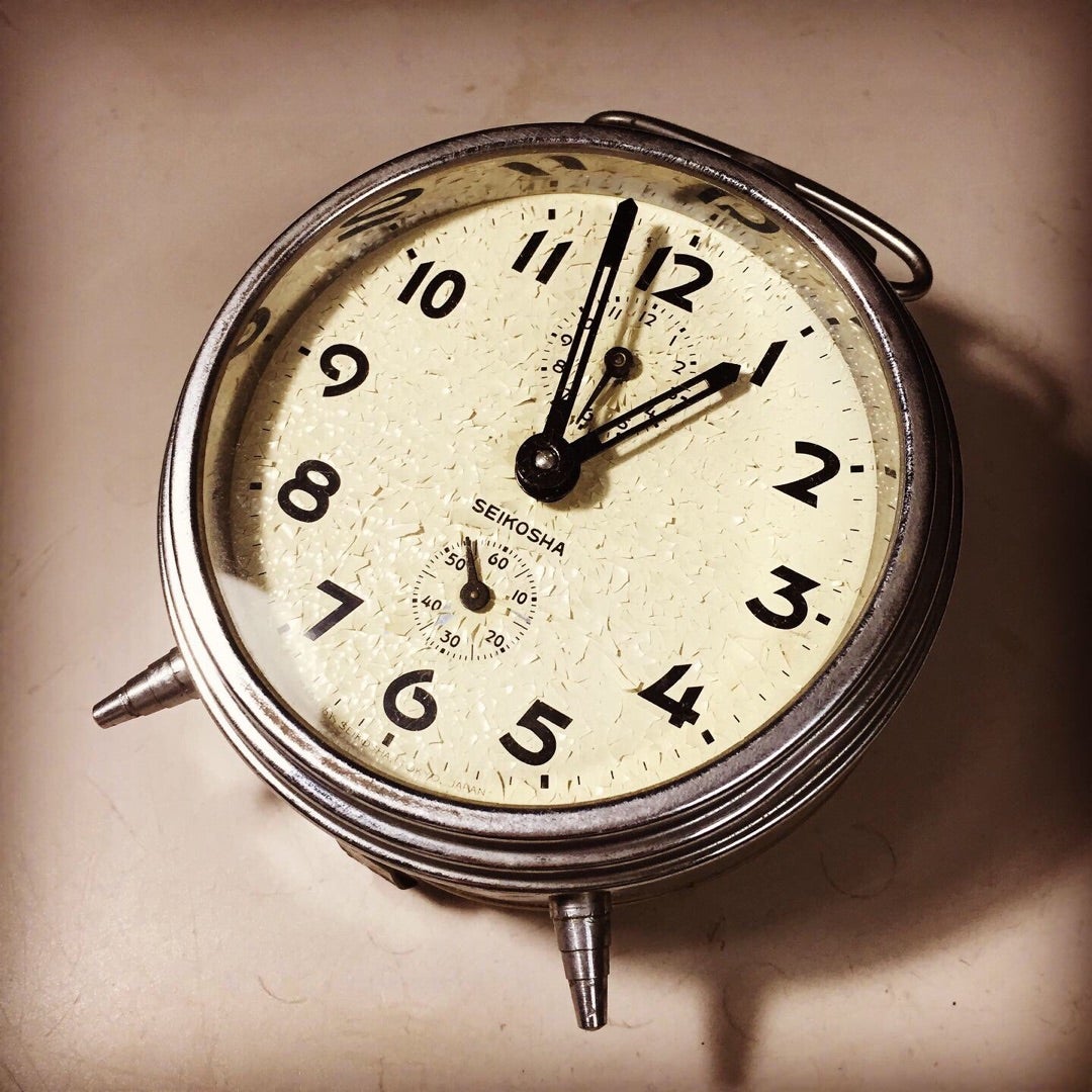 グランドセールアンティーク/コレクション昭和レトロな精工舎目覚まし時計を修理しています | 路地裏の骨董
