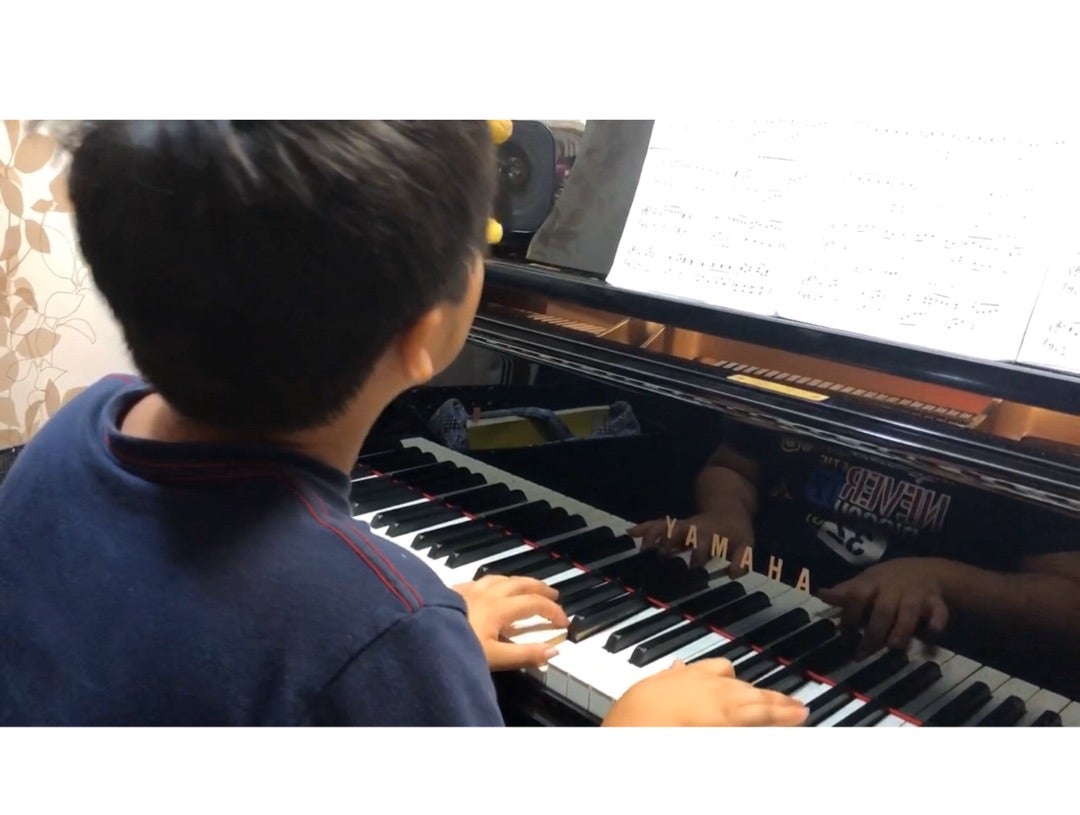 小4生徒さん 学習発表会ピアノ伴奏 かっこいい はっとり音楽教室 犬山市ピアノ教室