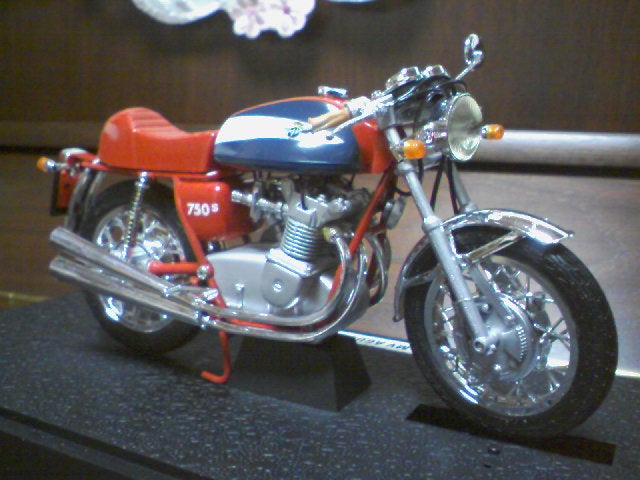 レベル 1/12 MVアグスタ750S | 髭の車とバイク四方山話 Part3 レベル 1/12 MVアグスタ750S | 髭の車とバイク四方山話 Part3