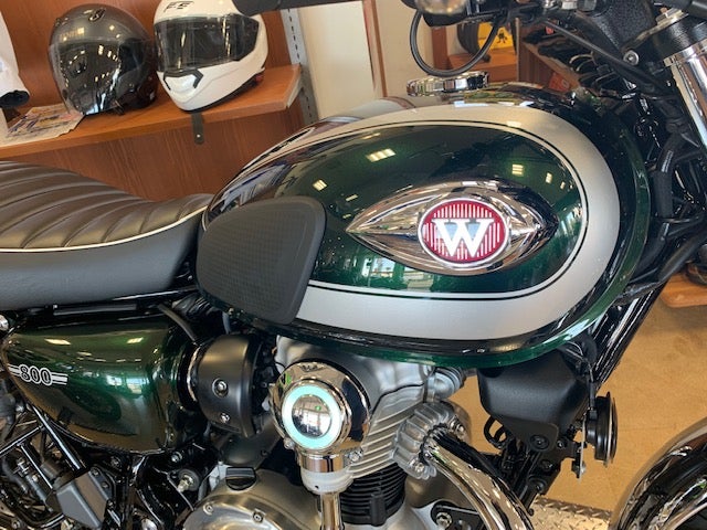 W800入荷！ | 二輪専門店ハヤサカサイクルのMONSTER BLOG！