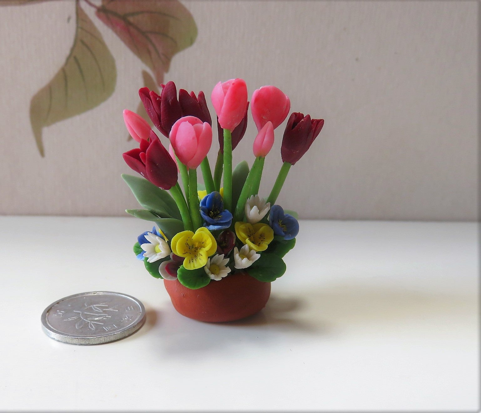 ミニチュアチューリプの寄せ植えの記事画像