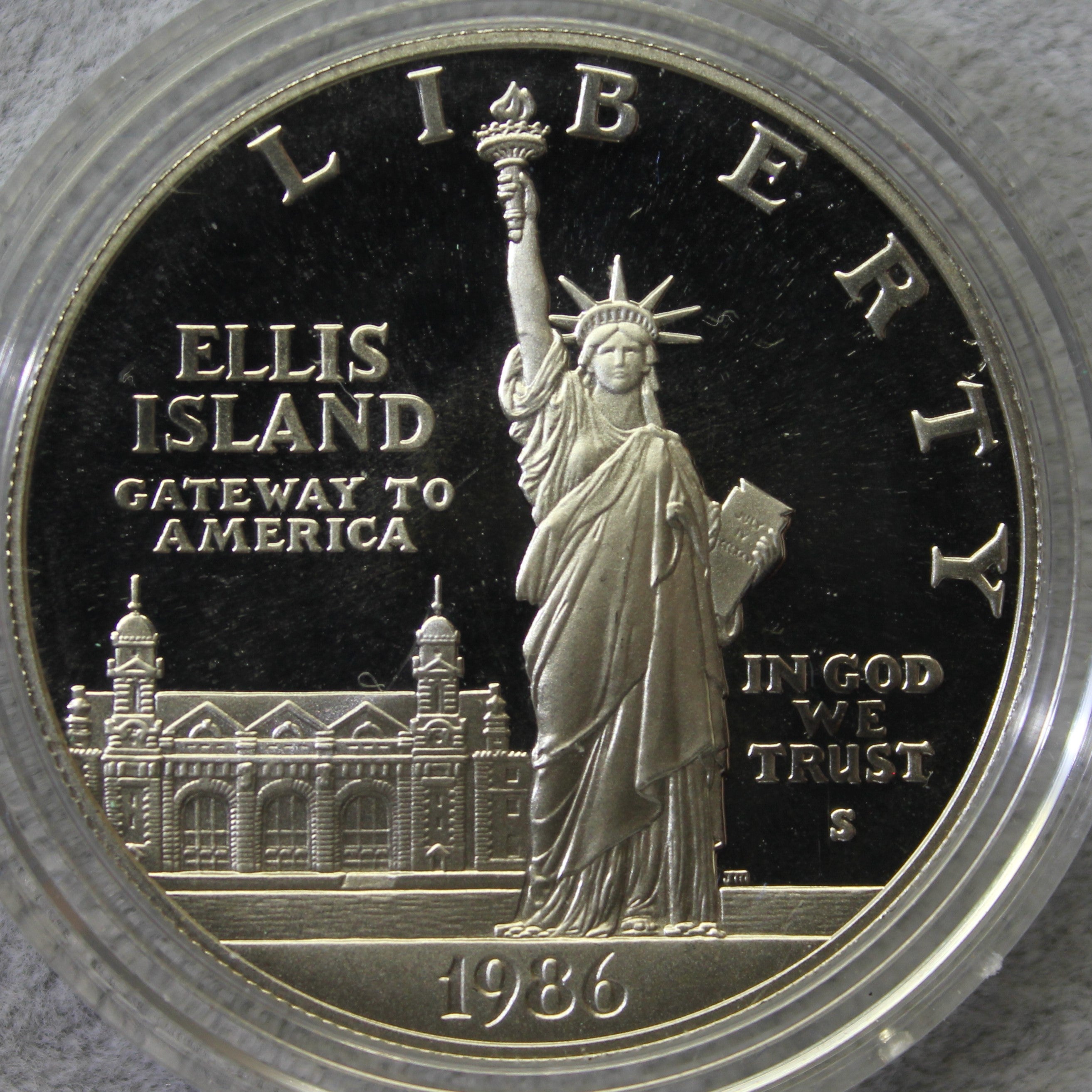 アメリカ 自由の女神像 1ドル銀貨 1986年 | stoneのブログ 趣味のコレクション