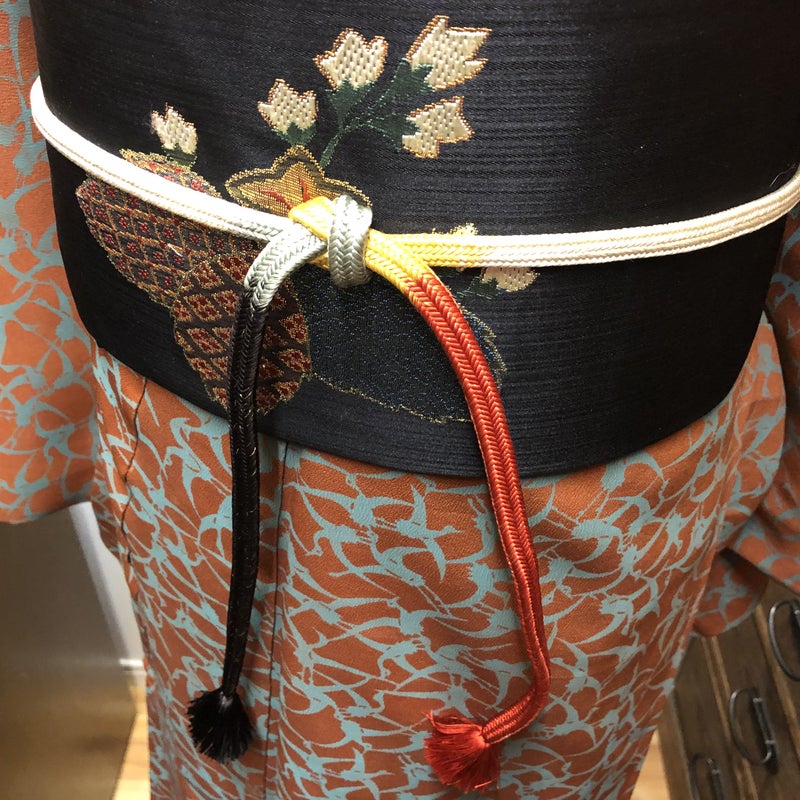 短い帯締めの結び方に 向いてる帯締めと不向きな帯締めとは 京都の顔タイプ着物診断 着物パーソナルカラー診断