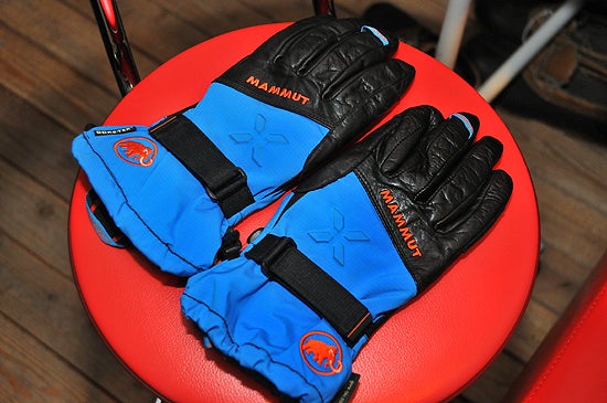 MAMMUT(マムート)GORE-TEXグローブ 中古・美品 レア アイガー MAMMUT(マムート)GORE-TEXグローブ 中古・美品 レア アイガー