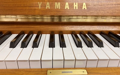 中古ピアノ】木目調のヤマハピアノ W103 | ピアノ百貨 大船店blog