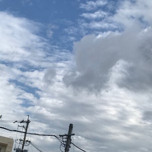 沖縄の曇り空の画像