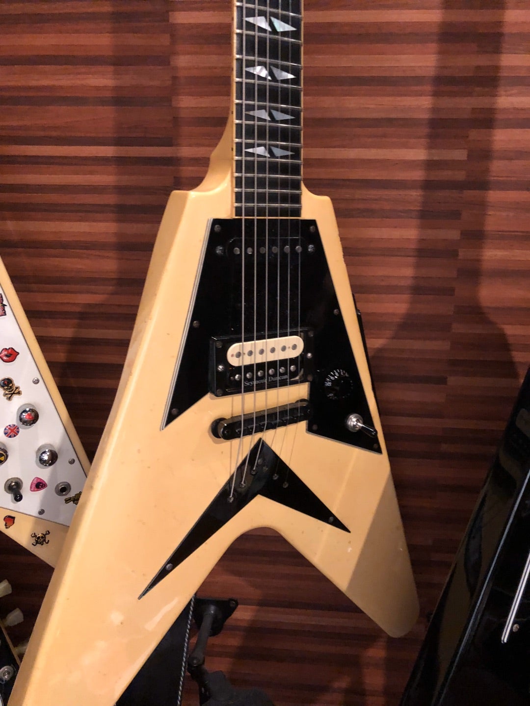 016 唐突なギター紹介 Gibson Flying V V90 1988年製改 | テクニカル 