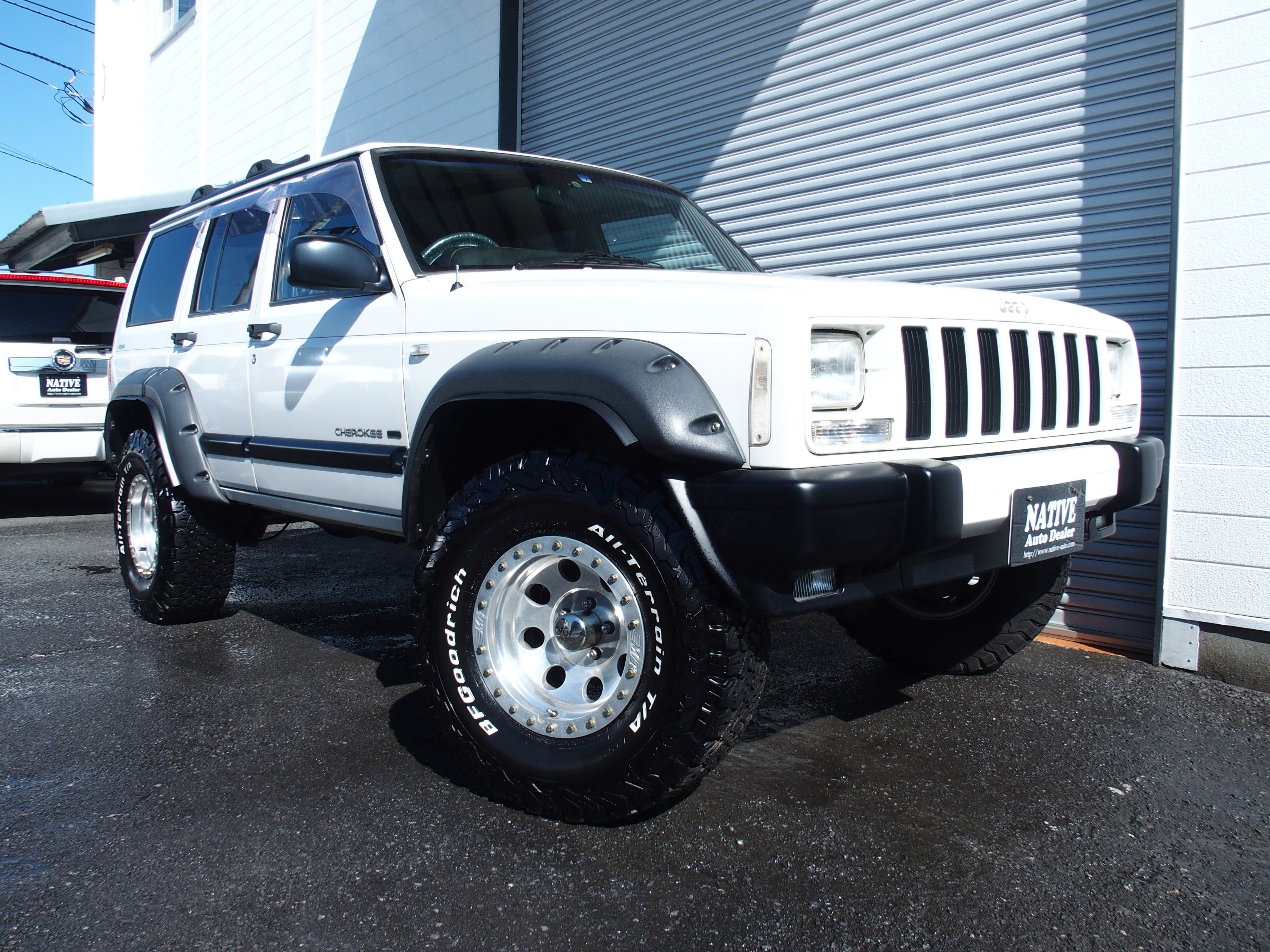 流行ってます隠れた名車 Jeep チェロキーのお話しです アメ車 suv アメ車買うならネイティヴ アメ車専門店ネイティヴログ