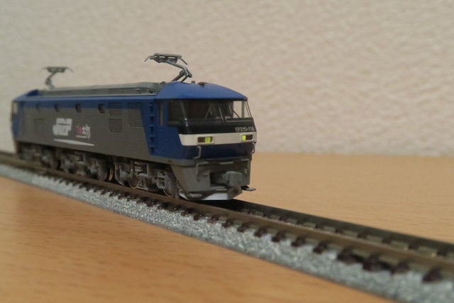 トミックスEF210 100型電気機関車(シングルアームパンタグラフ搭載車