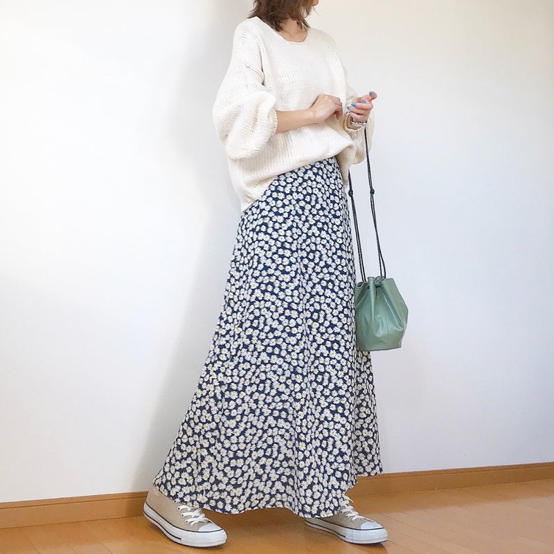 Gu デイジー柄のロングスカートと サイズ選びのポイント キキのプチプラファッションブログ